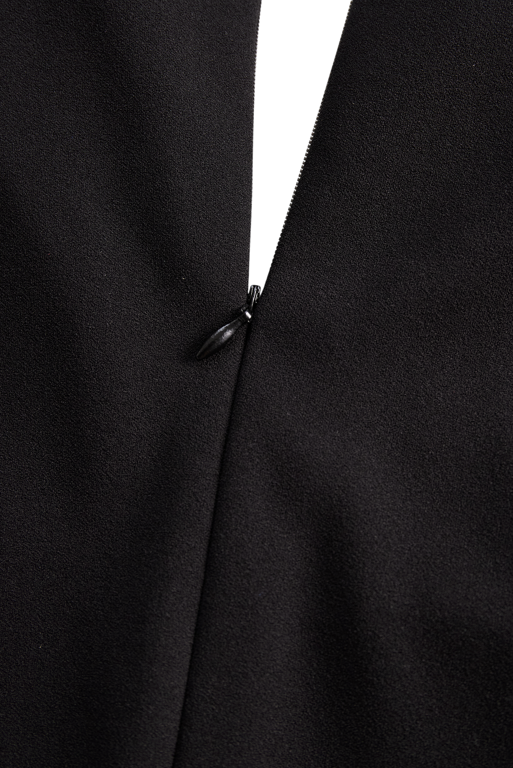 Camille™ | Robe fourreau noire ceinturée
