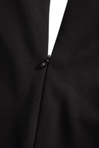 Camille™ | Robe fourreau noire ceinturée