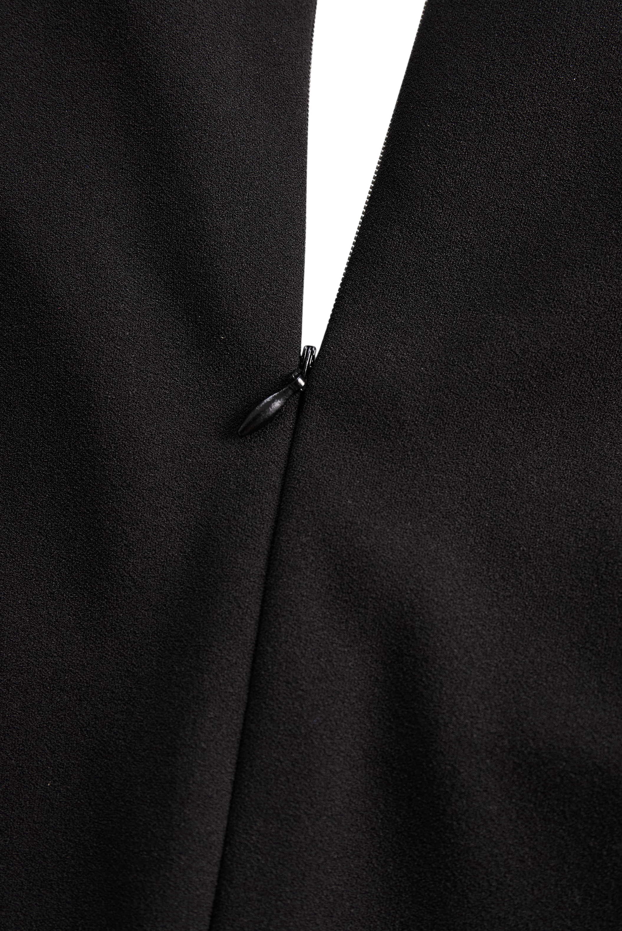 Camille™ | Robe fourreau noire ceinturée