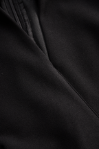 Camille™ | Robe fourreau noire ceinturée