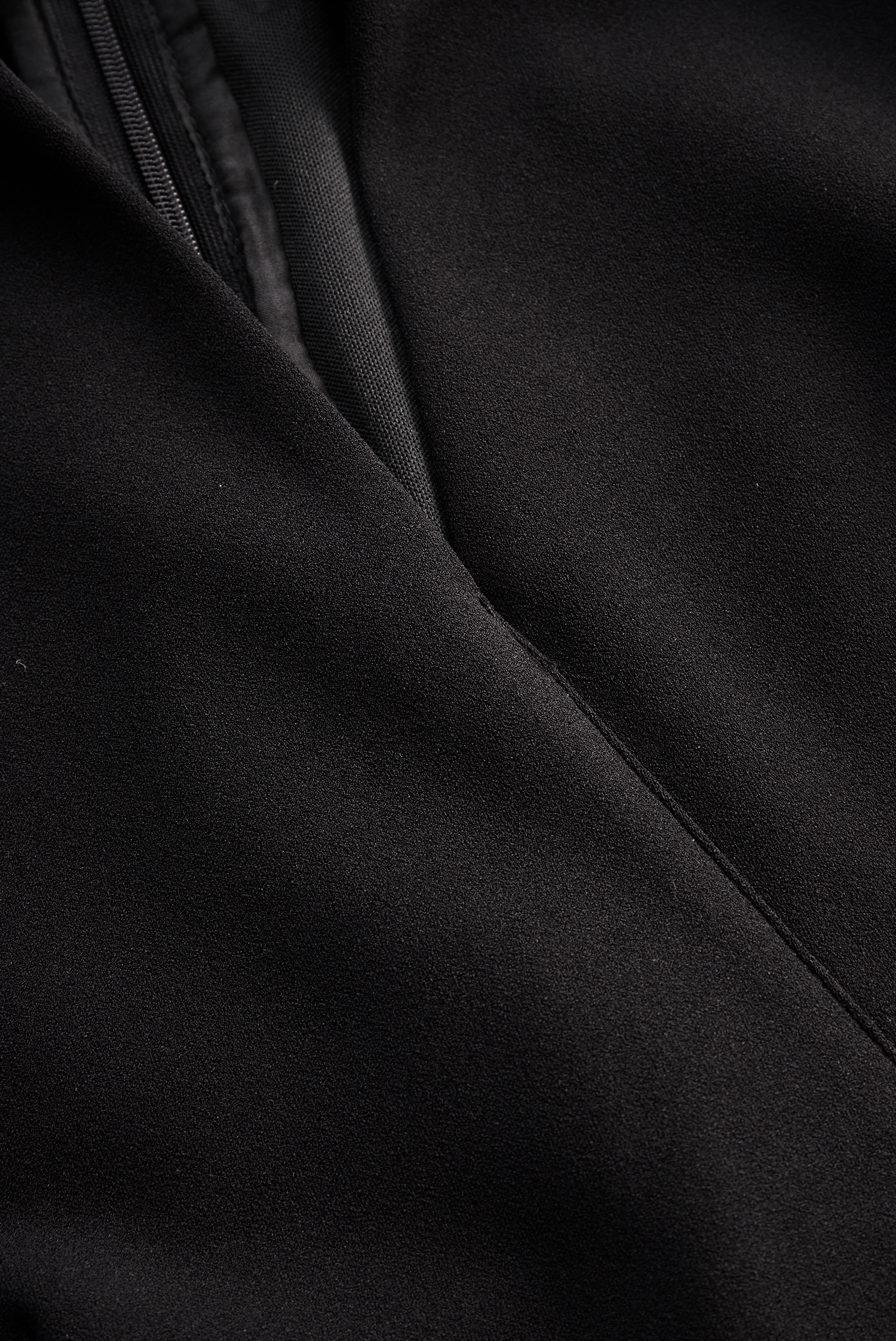 Camille™ | Robe fourreau noire ceinturée