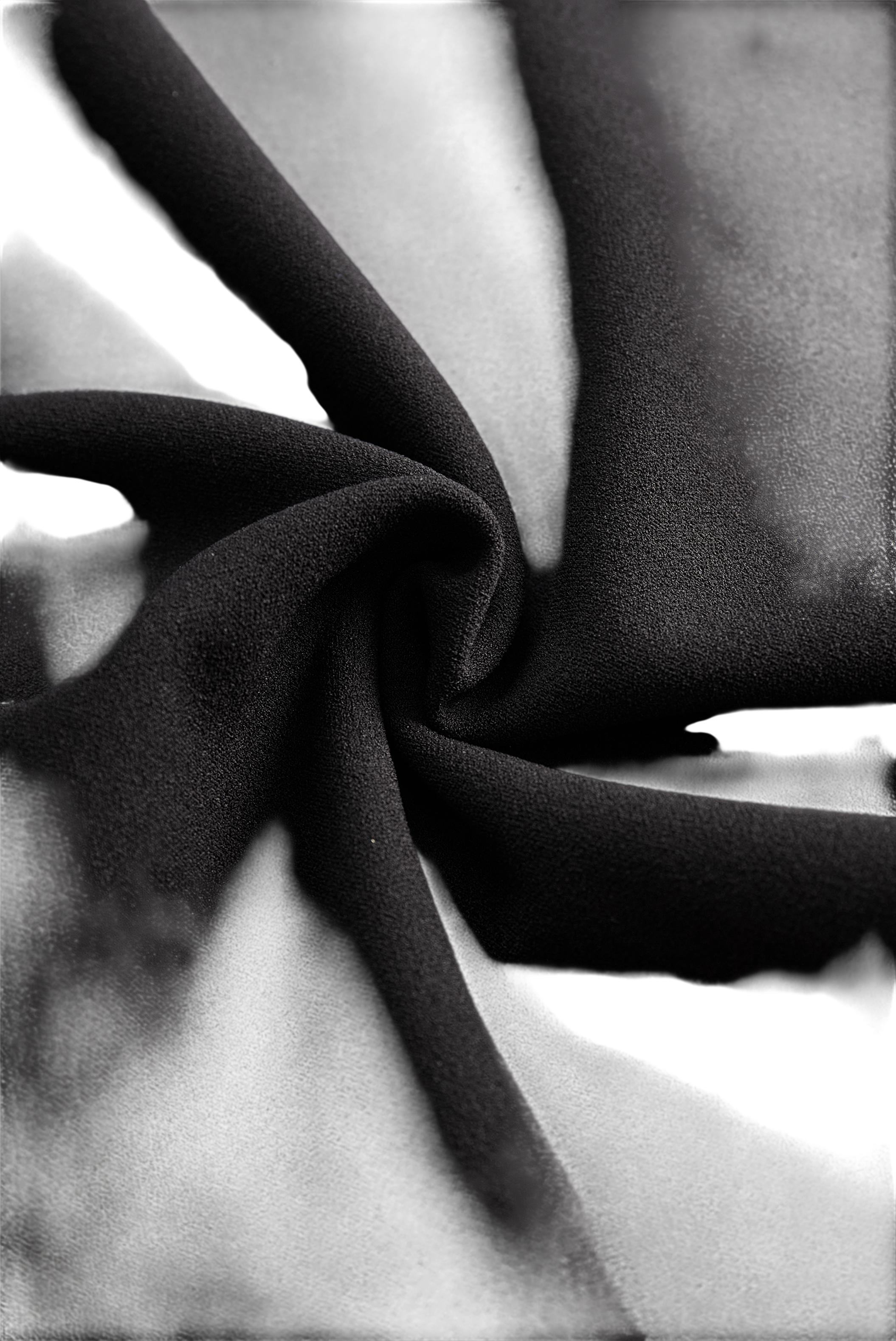 Camille™ | Robe fourreau noire ceinturée