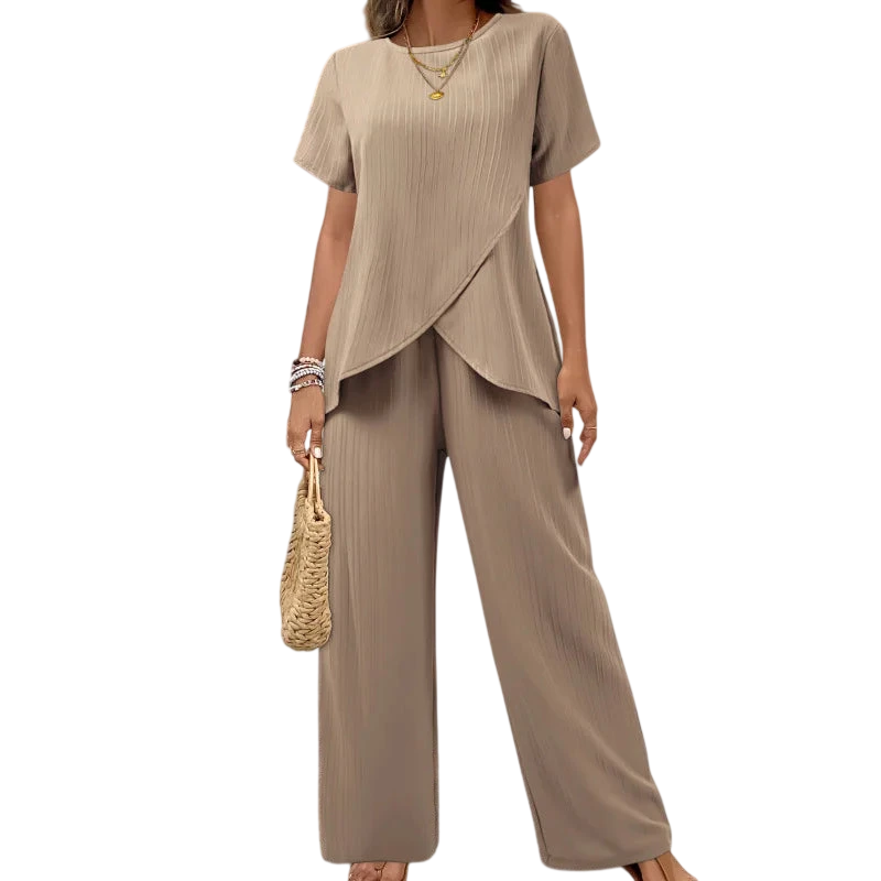 Ensemble deux pièces souple et élégant Lorrina™ | Chemisier asymétrique et pantalon décontracté