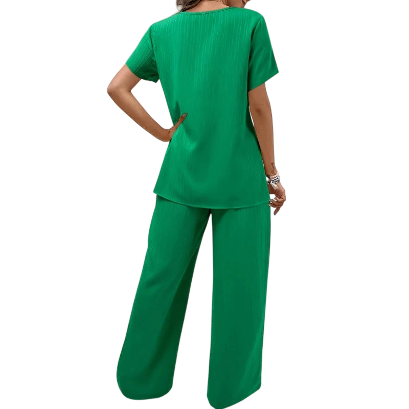 Ensemble deux pièces souple et élégant Lorrina™ | Chemisier asymétrique et pantalon décontracté