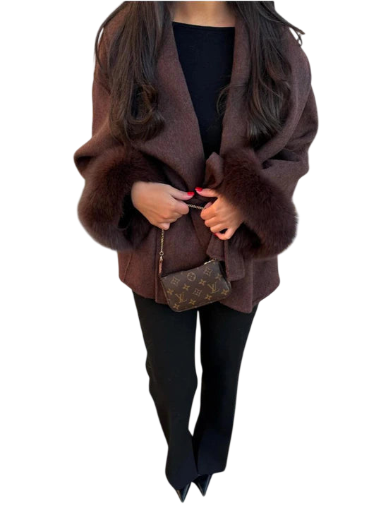 Isabella - Manteau en laine avec détail en fourrure aux poignets